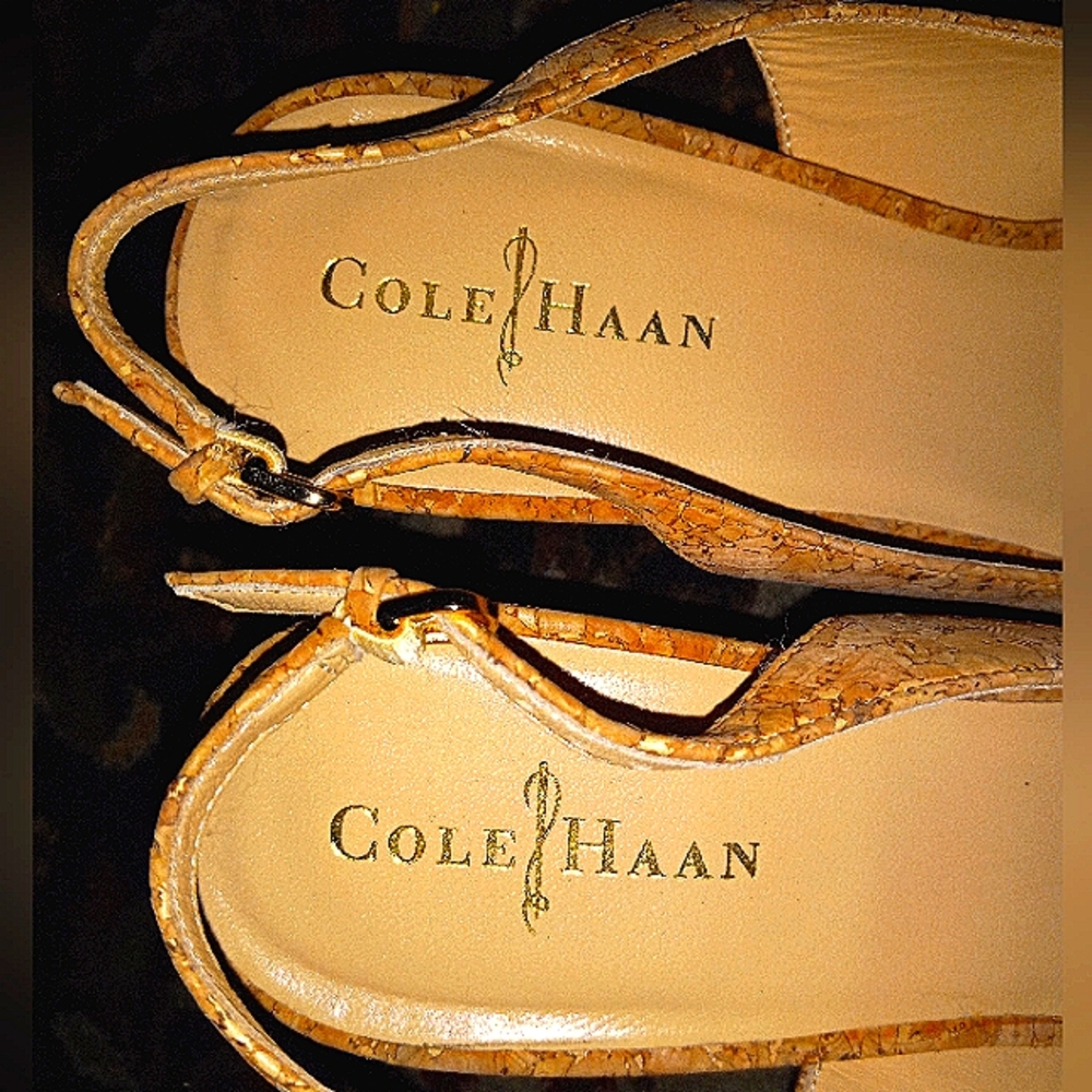 COLE HAAN Cork Open-Toe Stacked Heel Sandals. 9.5 - Picture 5 of 9
